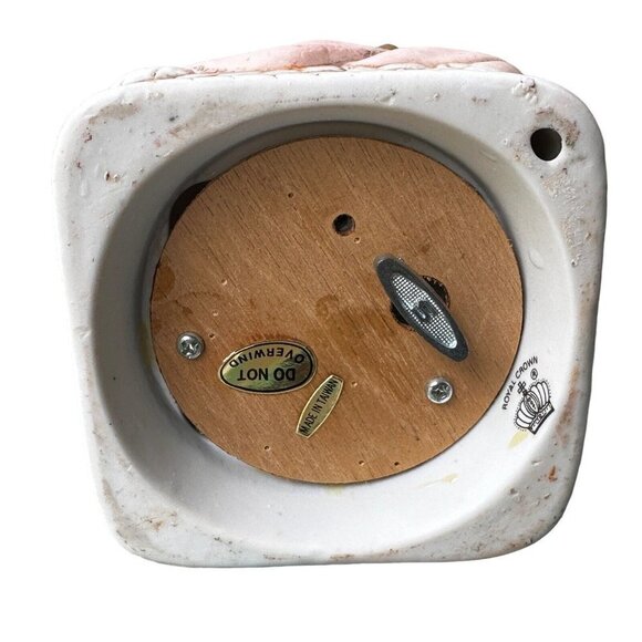 VTG Royal Crown Porcelain Music‎ Box Puppy Love Plays Close to You Works 3.75" - Picture 6 of 9